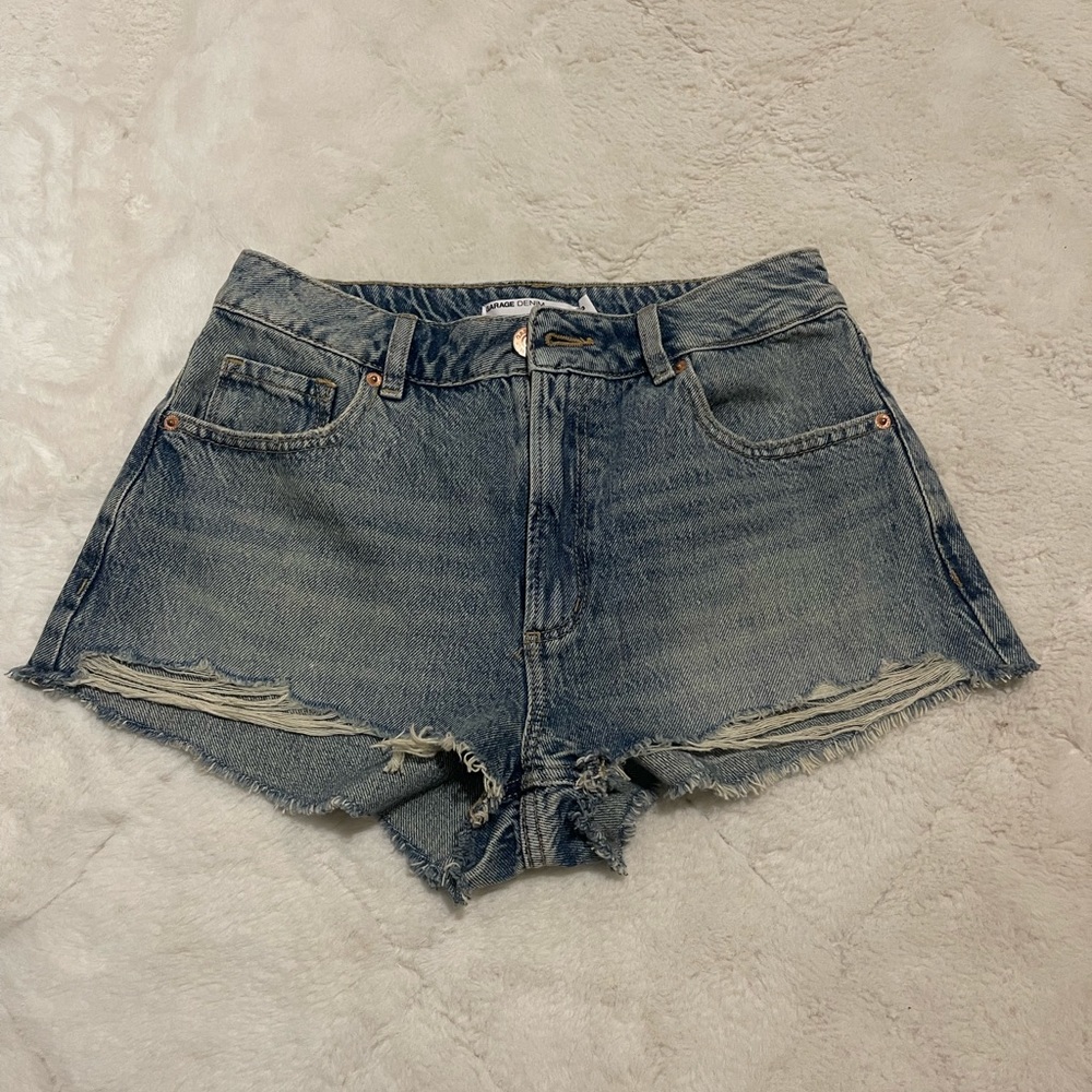size 03 (26) jean shorts from garage